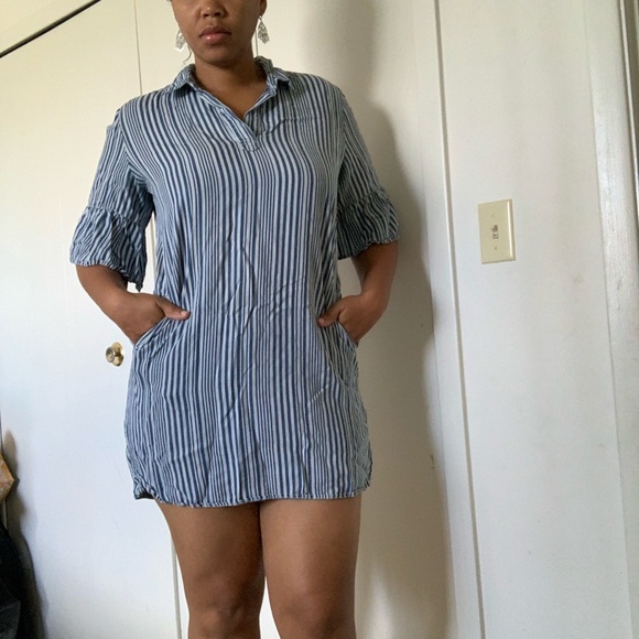 Denim-striped, collar-shirt Dress w/ pockets - Picture 7 of 8